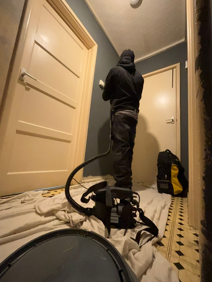 Painter and Decorator: Image 1